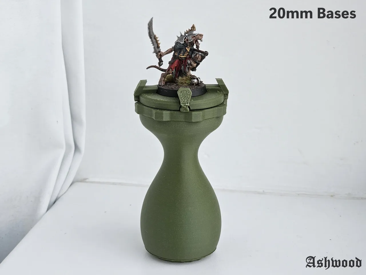 Miniature painting handle: "The Chuck V2" view 3