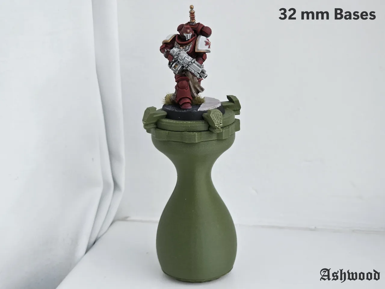 Miniature painting handle: "The Chuck V2" view 4