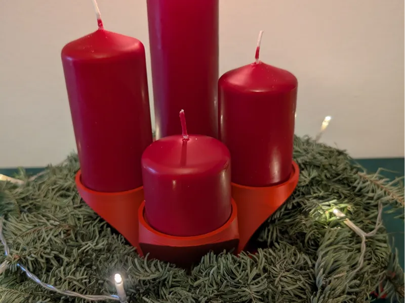 Advent wreath candleholder