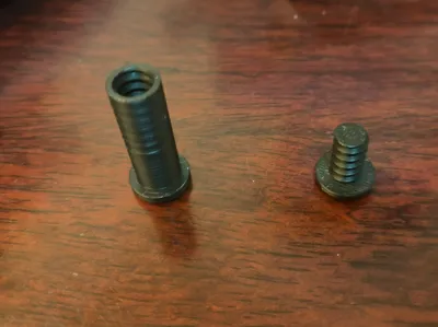 10mm diameter pin with internal threads and screw locking