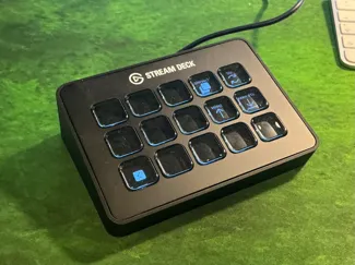 snug fit stream deck stand