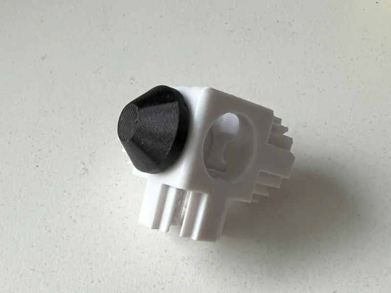 Rubber feet for 2020 extrusion corners