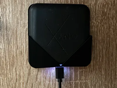 Hella Onyx Center Wall Mount
