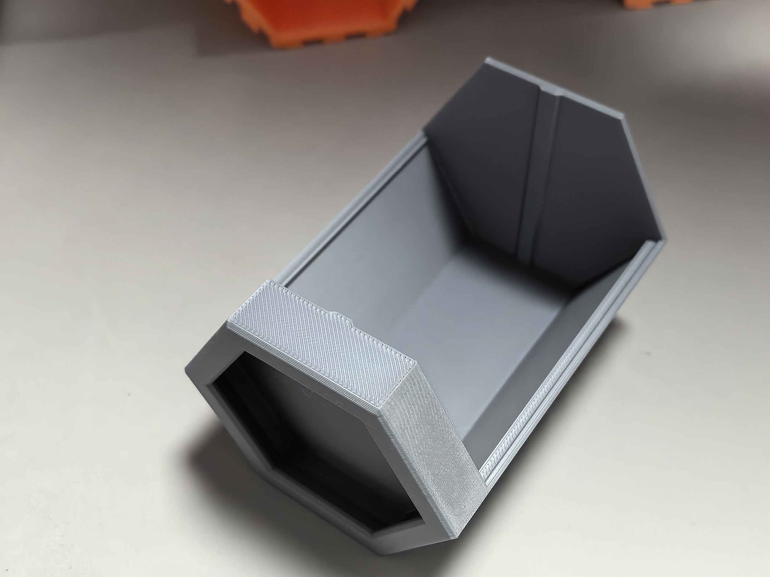 Miniatura 4 do modelo 3D 蜂巢桌面零件收纳盒、笔筒