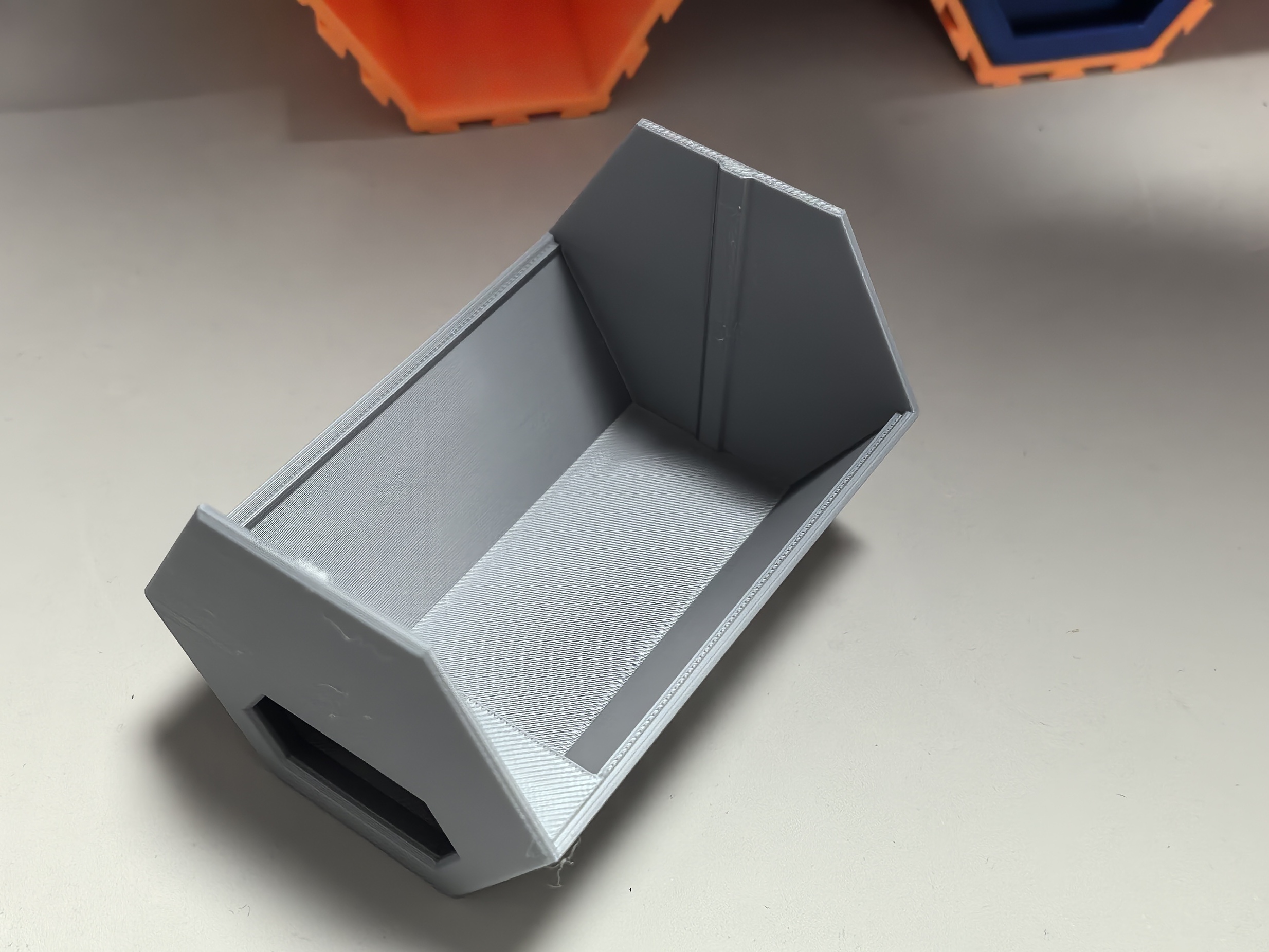 Miniatura 5 do modelo 3D 蜂巢桌面零件收纳盒、笔筒