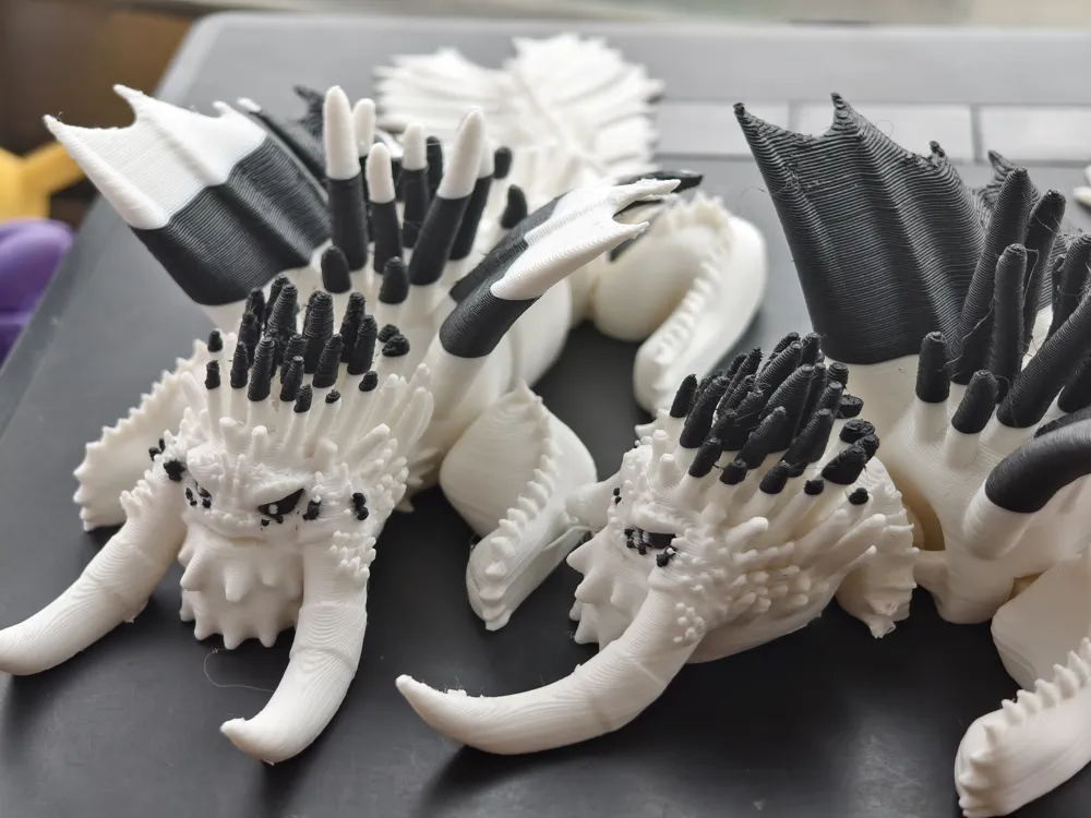 Spezieller Design-Drachen- und weißer Riesenornament, dekorativer Sammler-Geschenkhalter