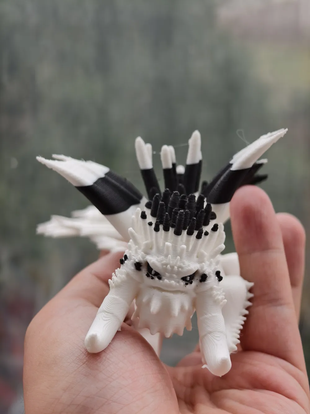 Spezieller Design-Drachen- und weißer Riesenornament, dekorativer Sammler-Geschenkhalter