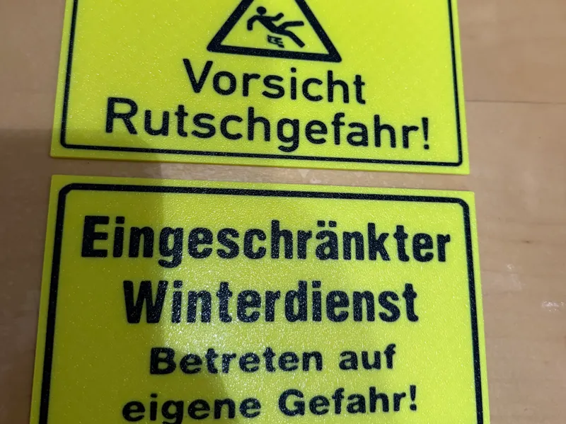Rutschgefahr / Eingeschränkter Winterdienst Schild