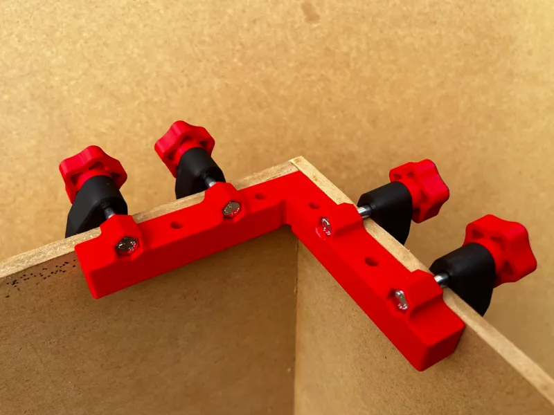 DIY 90-degree corner clamp