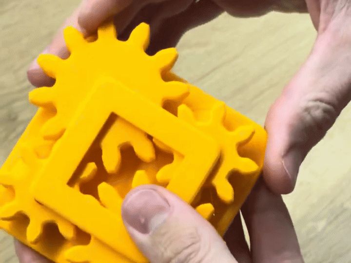 Print in place rotating gears toy (4 variants)