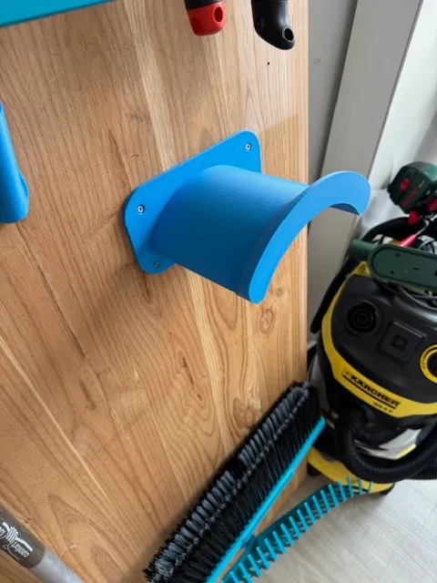 Garden hose holder