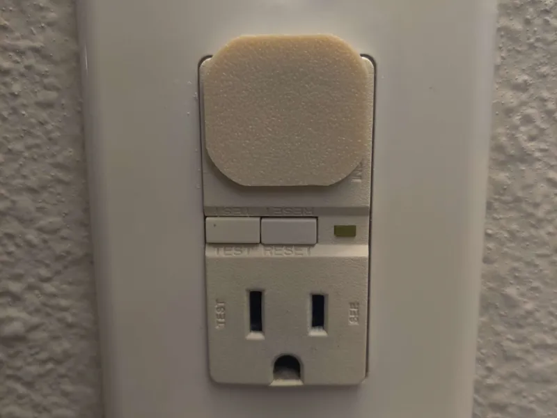 Socket Safety Plug NA