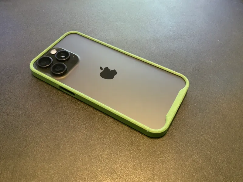 iPhone 15 Pro Max Minimalist Case