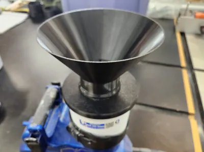Paint filter holder for quart size container