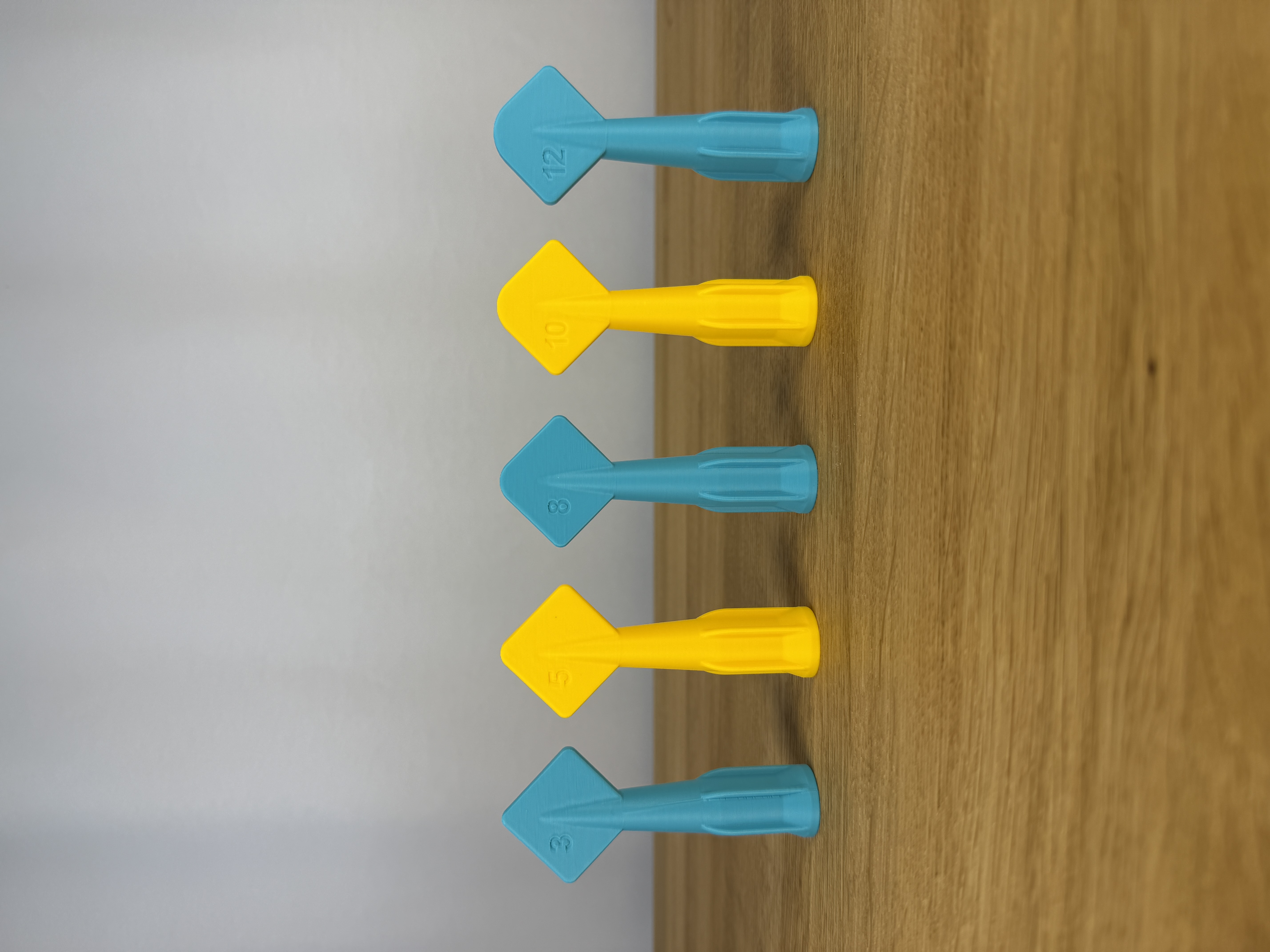 Miniatura 4 do modelo 3D Silicone / Caulk Cartridge Finishing Nozzle Tips