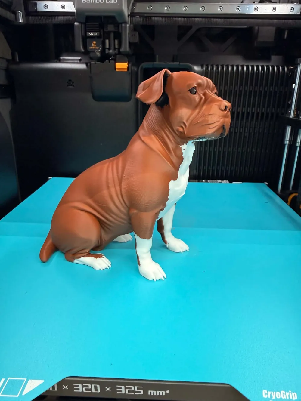 Hundestatue - Pitbull - Sitzend – Kostenloses 3D-Druckmodell – MakerWorld