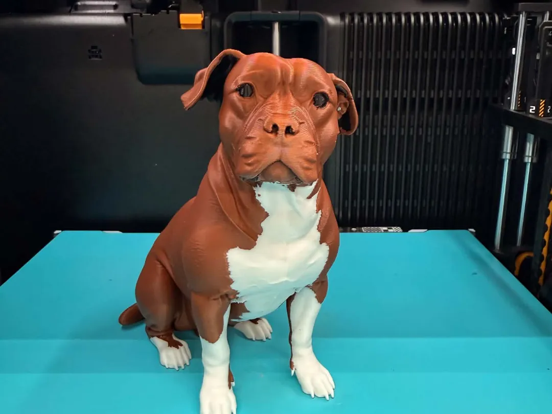 Hundestatue - Pitbull - Sitzend – Kostenloses 3D-Druckmodell – MakerWorld