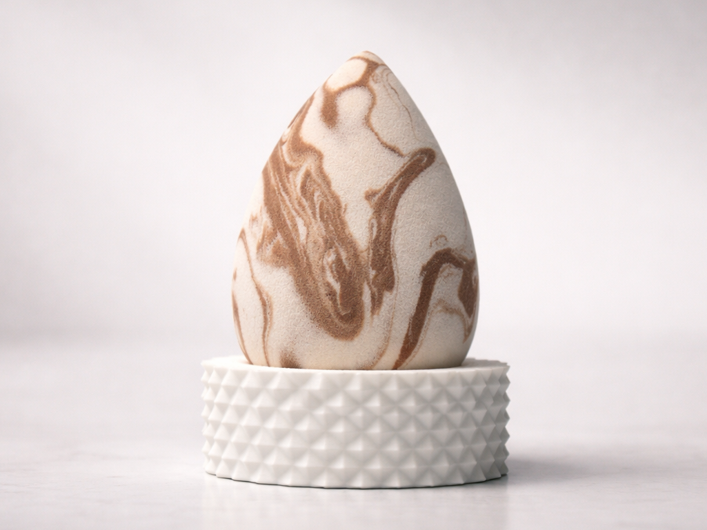 Diamond-shaped, knurled-out beauty blender holder