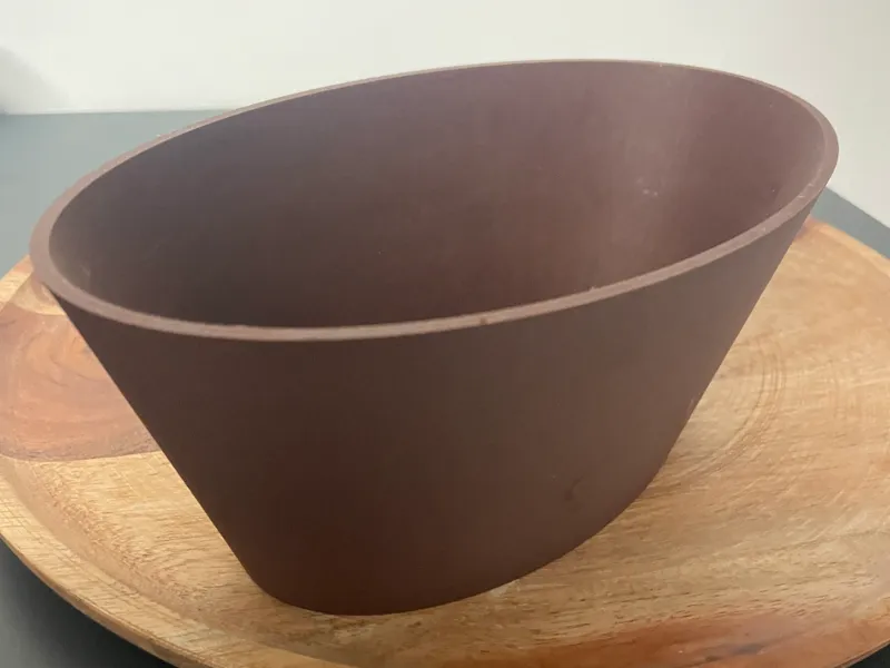 Oval bowl for snack leftovers