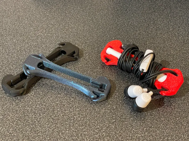 Headphone Organizer with Apple Dongle Holder