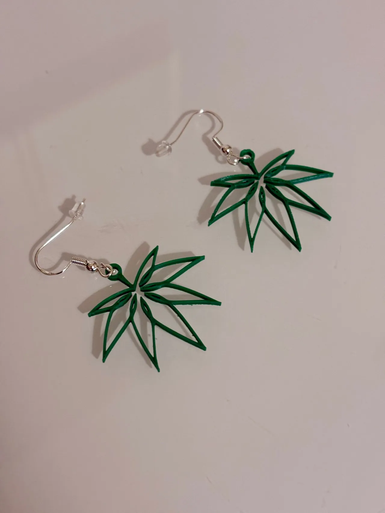 Orecchini foglia marijuana view 3