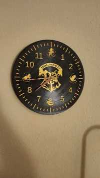 Horloge scolaire Harry Potter avec aiguilles en forme de baguette — photo 3