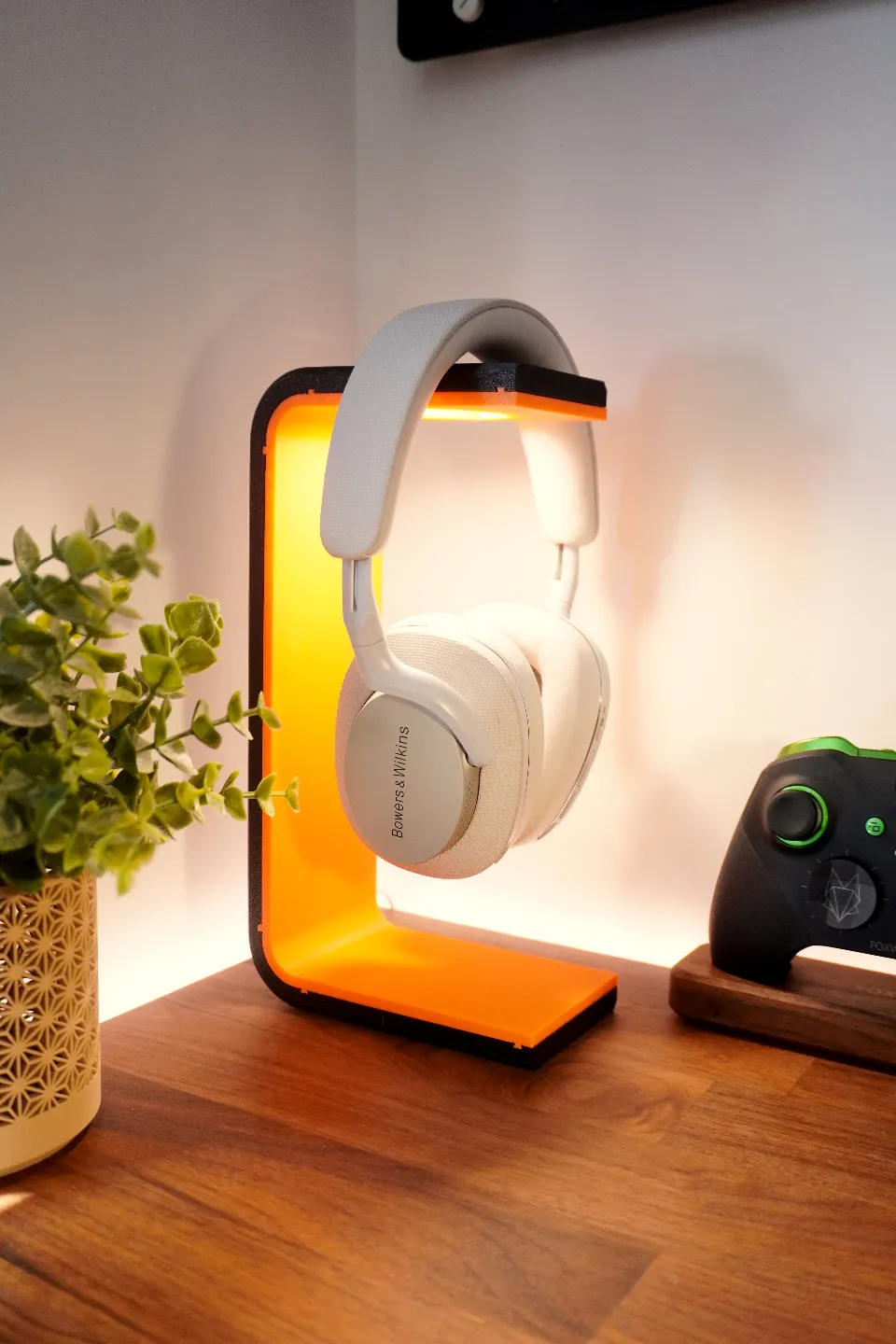 Headphones Display Stand Lamp - Foxwood view 4