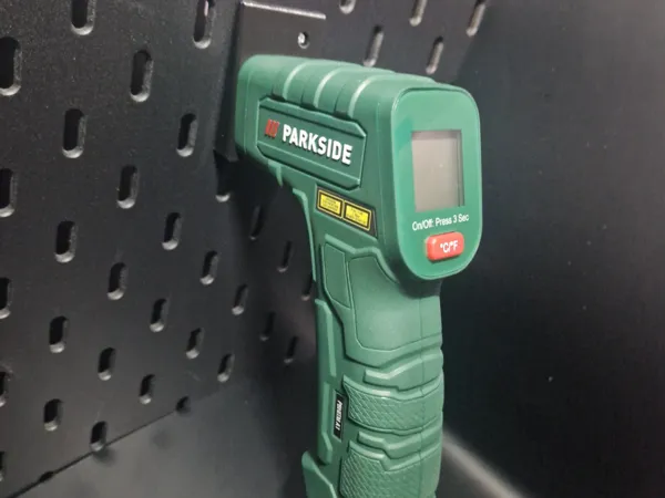 Support Skadis pour thermomètre infrarouge Parkside