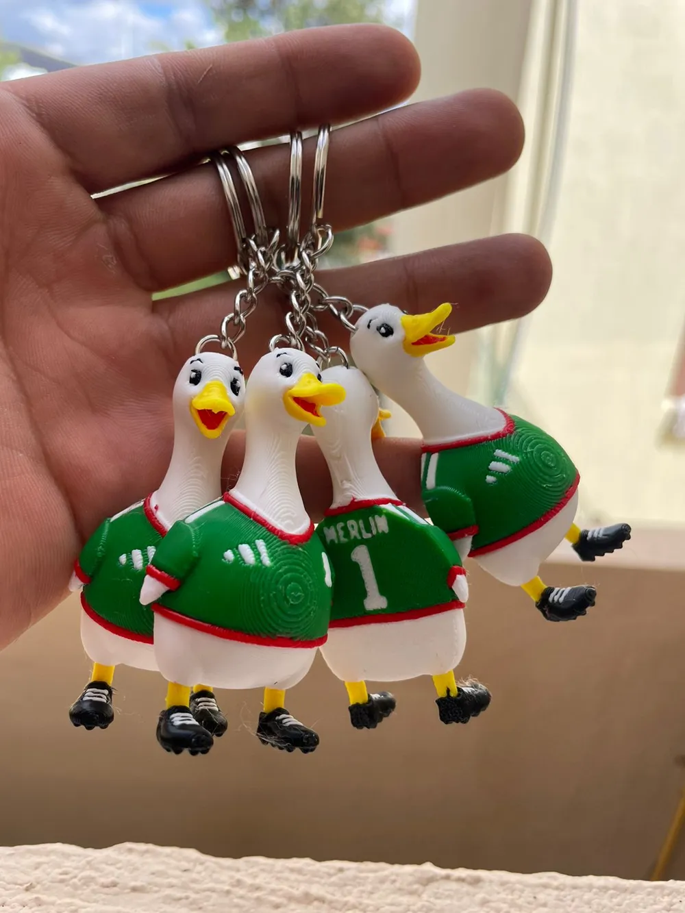 Merlin Frame Keychain Patito Merlín – Keychain - Free 3D Print Model - MakerWorld