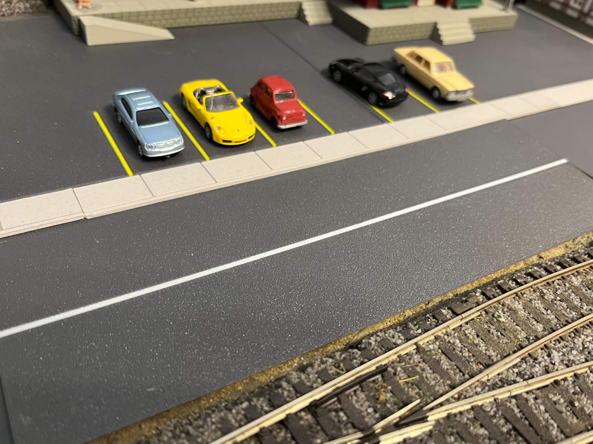 Road - Straights and Curves (HO Scale)