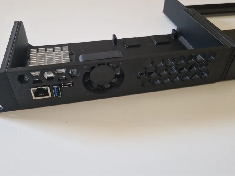 OpenRack 1U - NanoPi Neo3 Insert (vented)
