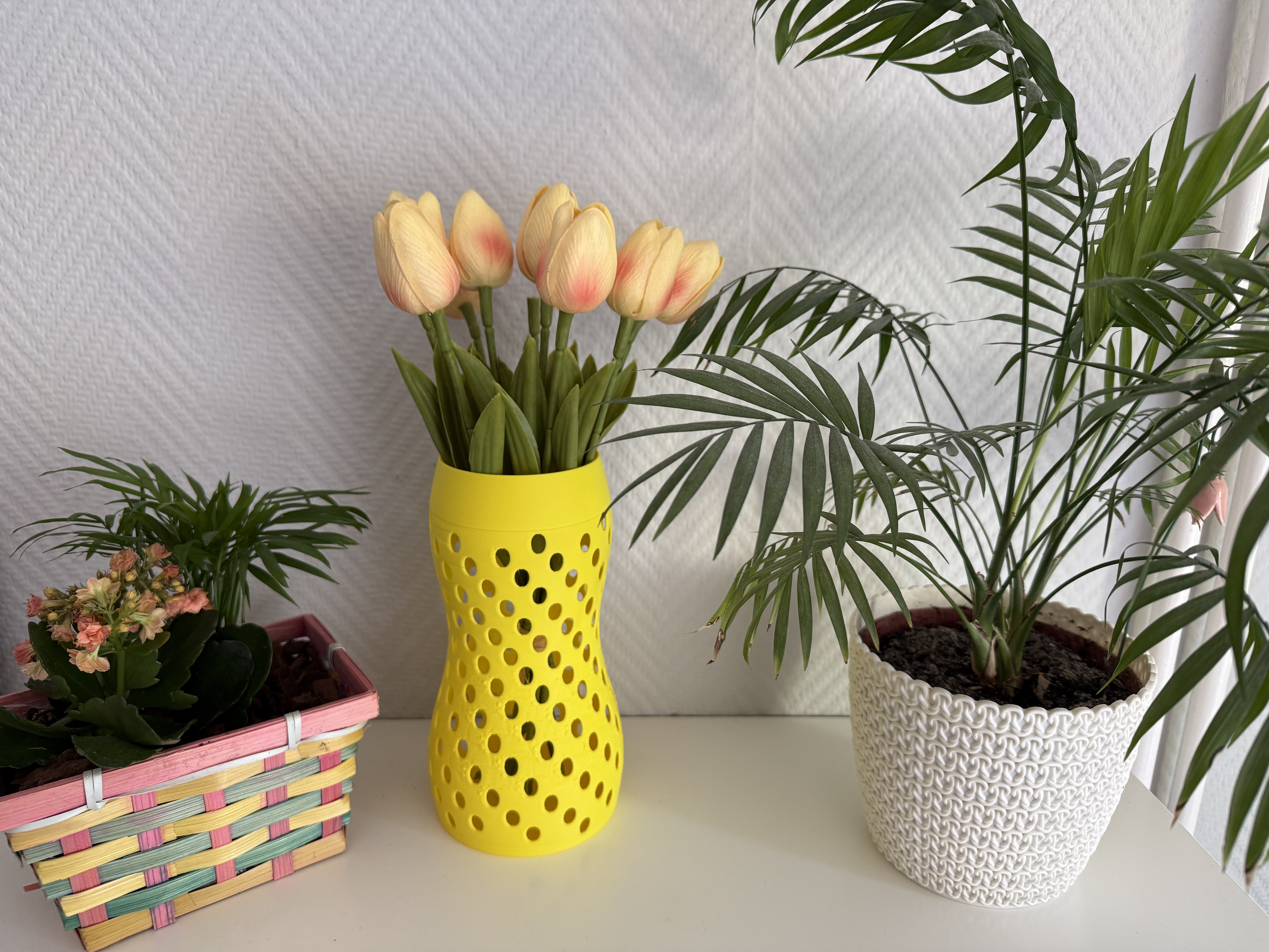 Miniatura 3 do modelo 3D Customizable Parametric Organic Voronoi Vase
