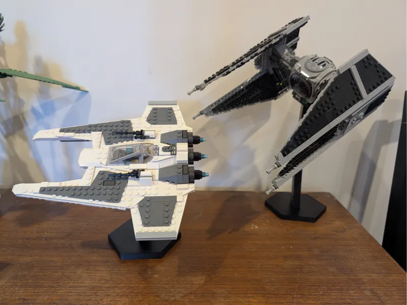 Display Stands for Brick L3G0 Models