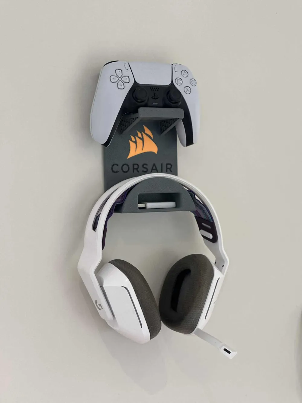 Controller and headset wall mount - Free 3D Print Model - MakerWorld