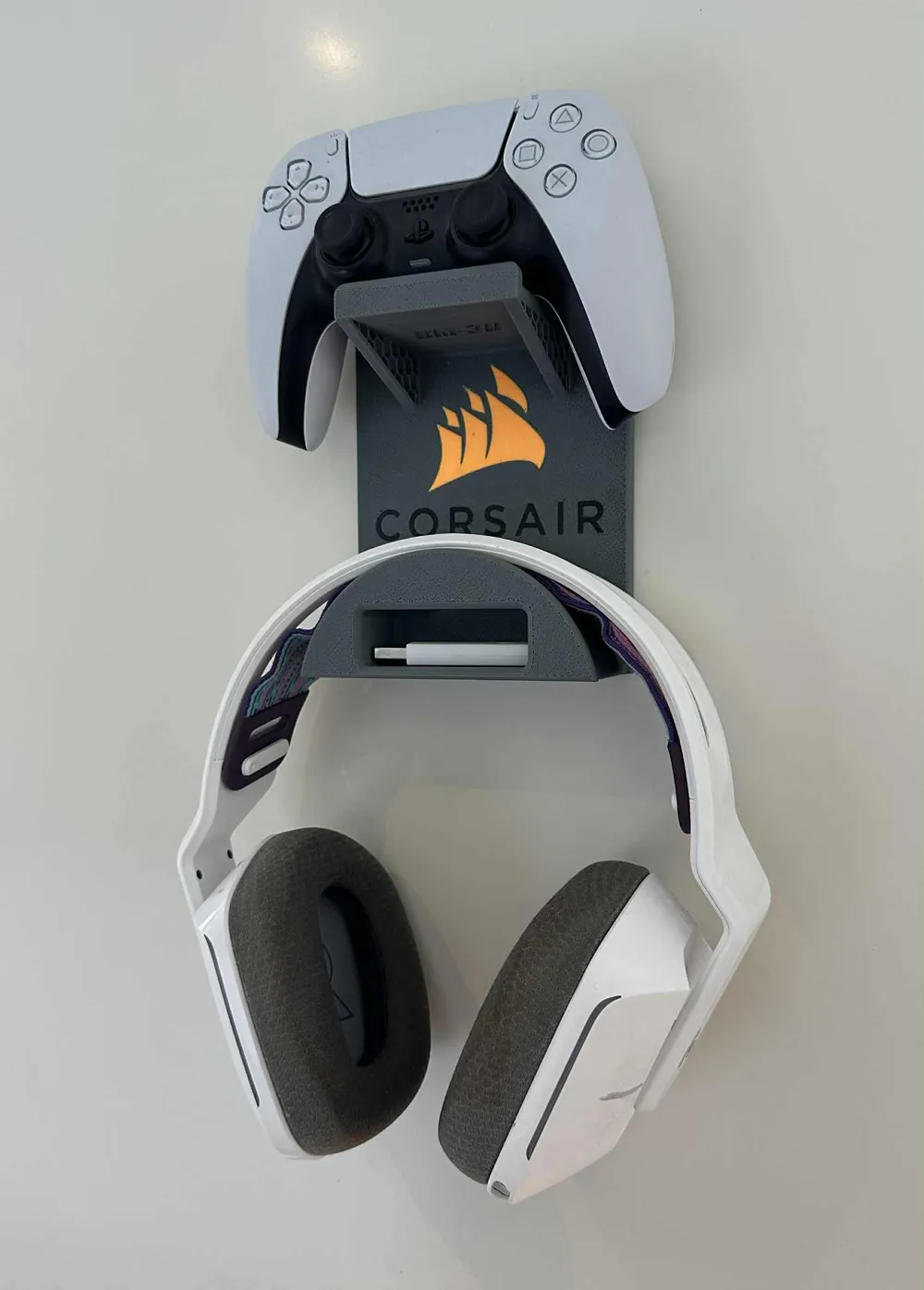 Controller and headset wall mount - Free 3D Print Model - MakerWorld