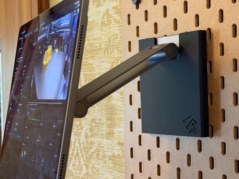 iPad SKADIS Magnetic Stand Holder