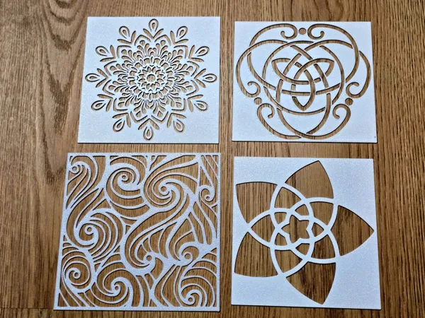 Set de pochoirs mandala floral scandinave