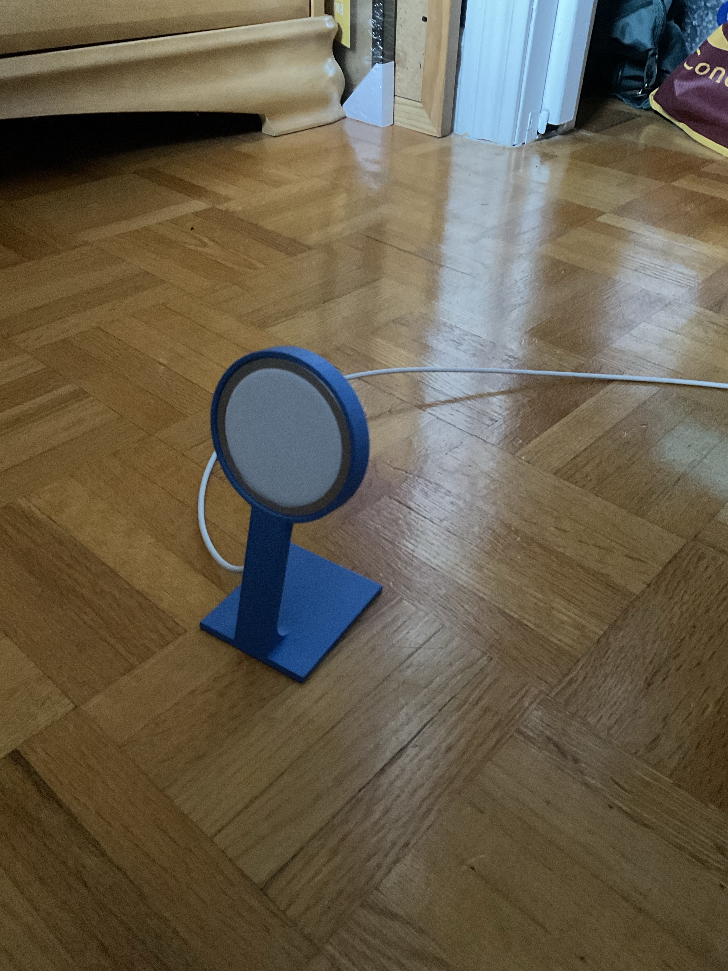 iPhone MagSafe Charger Stand view 2