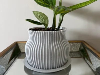 Ribbed Planter with Drip Tray