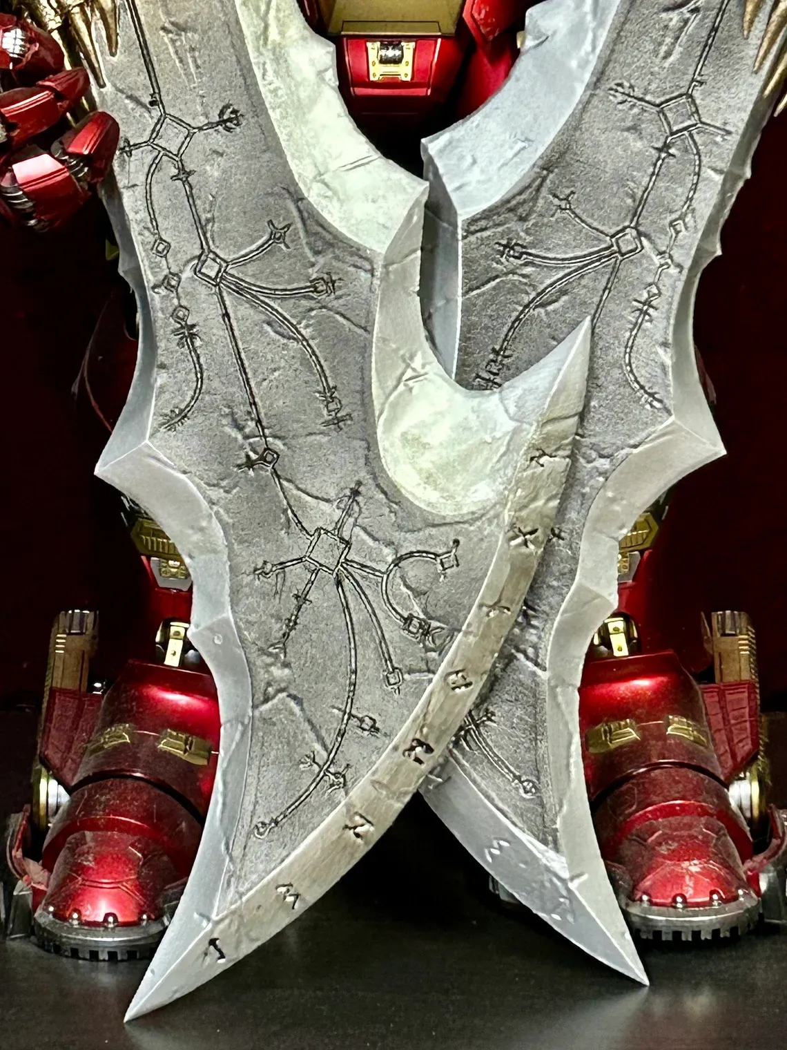 Kratos God of War - Blades of Chaos view 3