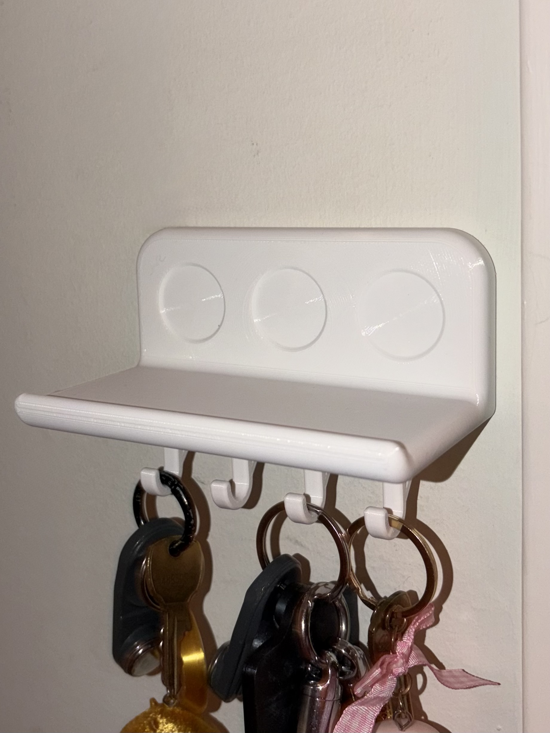 Miniatura 8 do modelo 3D Modern "Catch-all" Shelf (keys+wallet+sunglasses)