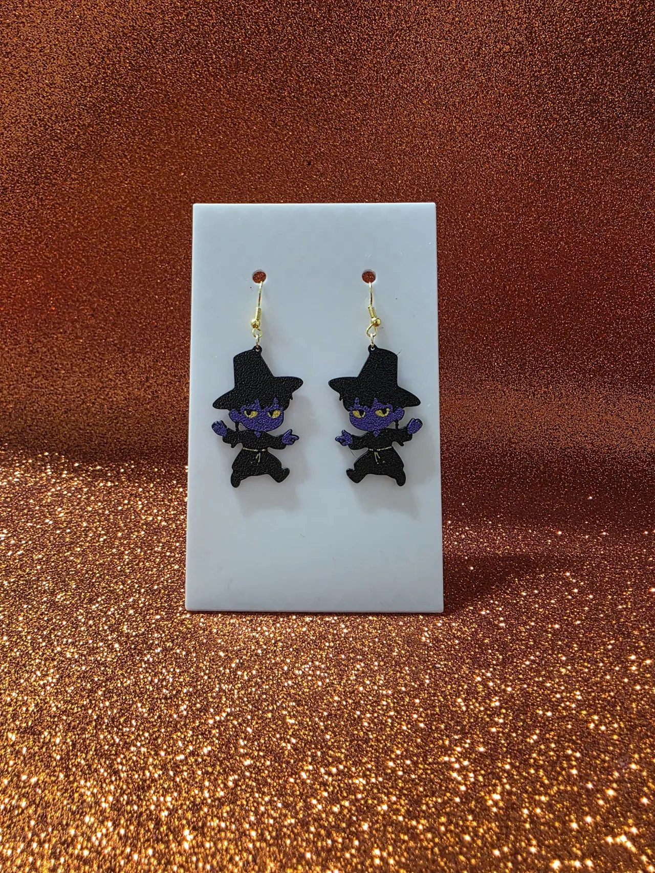 Jinu and bad Jinu Soda-Pop earrings view 4