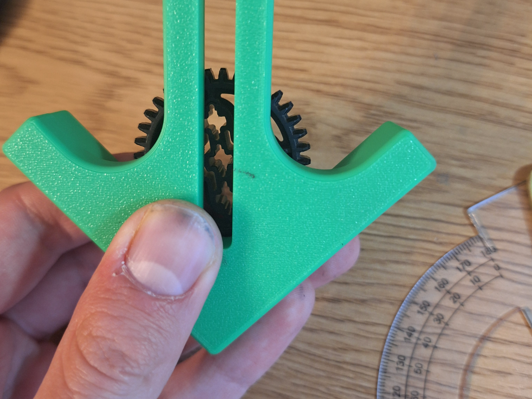 Instrument for finding the center of a circle