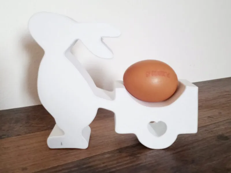Rabbit whit carriage for egg