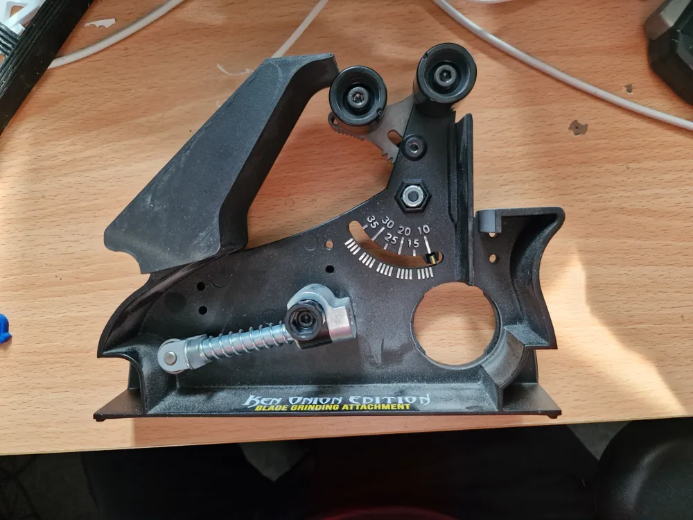 Knife rest for Worksharp Blade Grinder Attachment by nickramsey57