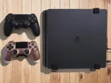 Държач PlayStation за стенен монтаж