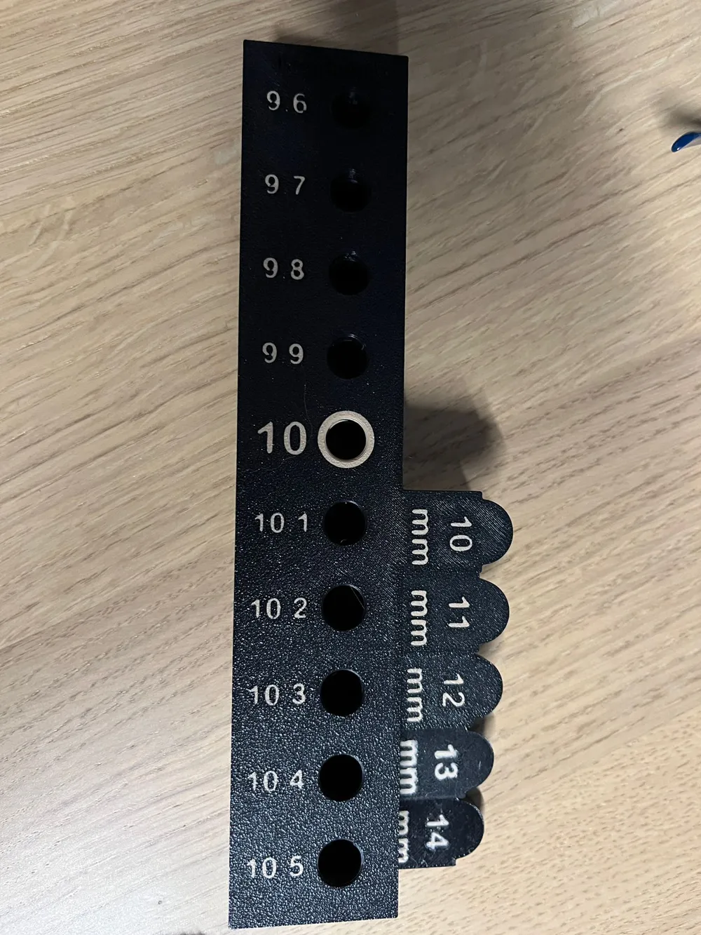 Hole template - 2 till 14 mm - with 0.1mm steps by DG MakerWorld ...