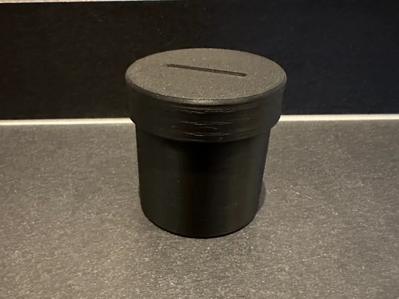 Trash can Waste bin for razor blades carpet knives