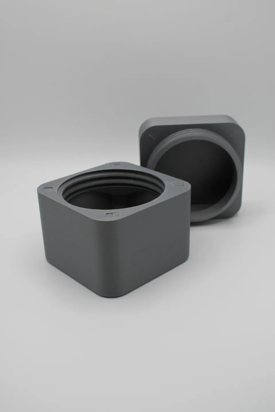 Cube Box Photo Front View Simple & Stylish Cube Box - Free 3D Print Model - MakerWorld
