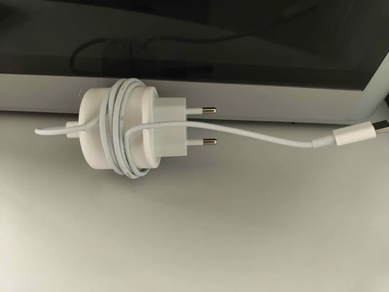 Apple Power Adapter / Charger 20W Cable wrap